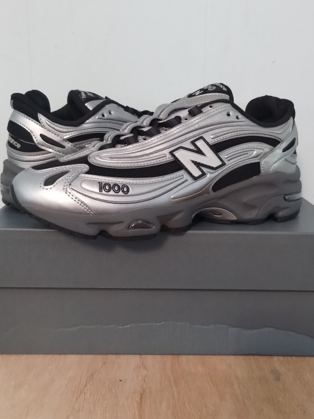 Men's New Balance 1000 Silver & Black Green Running Sneakers